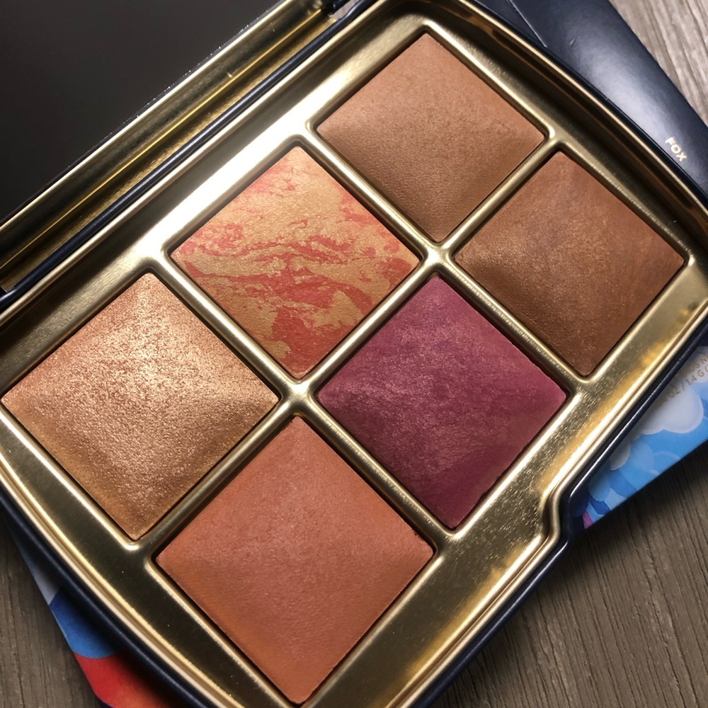 Hourglass Fox Ambient Lighting Edit Palette